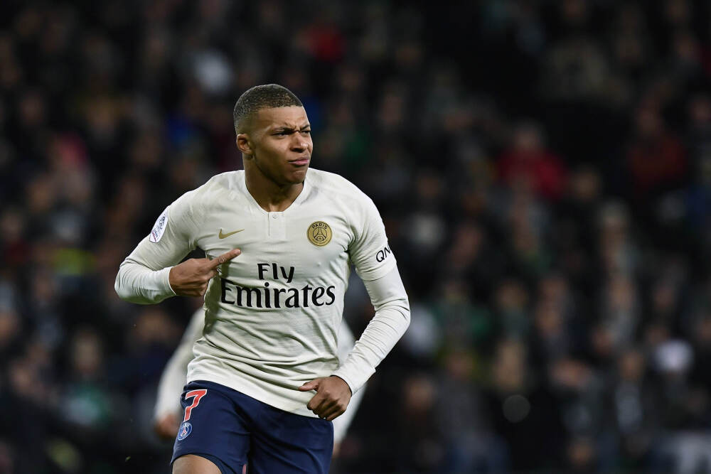 西媒：巴萨否认有意引进凯恩